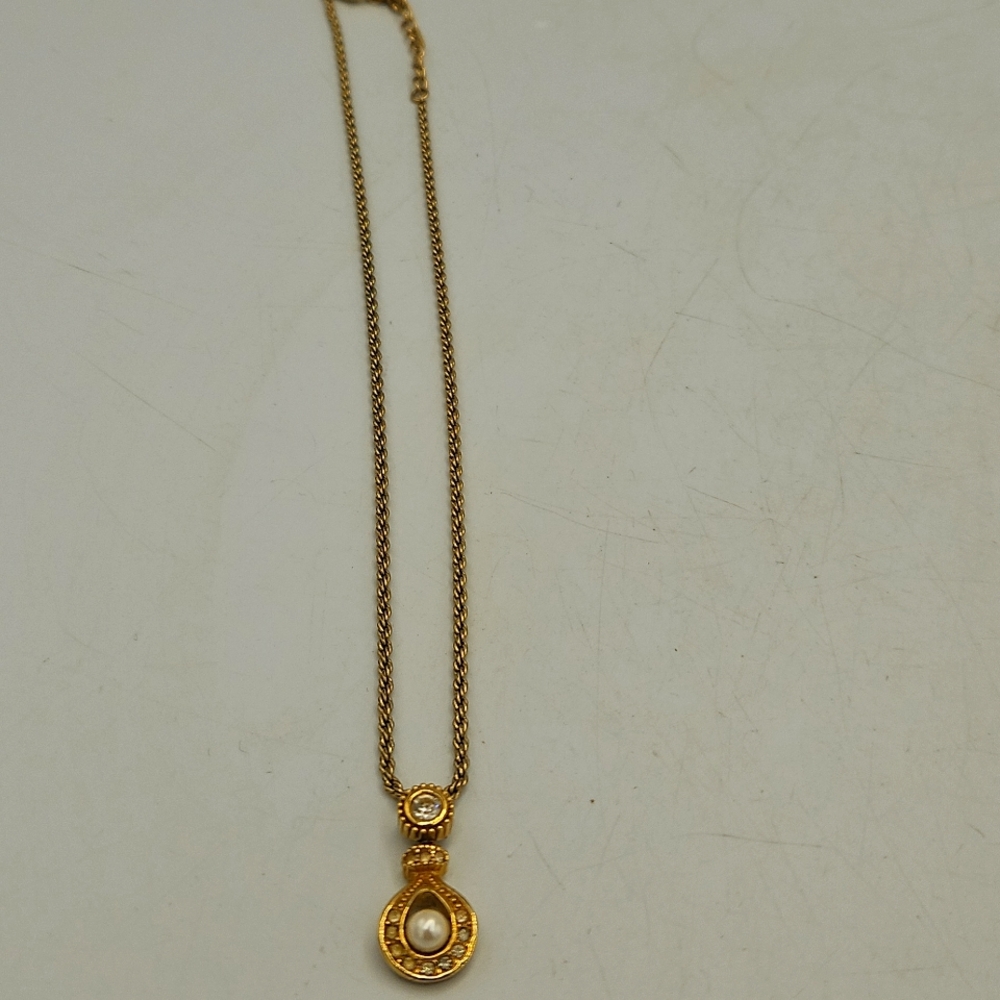 Dior Elegant Gold Tone Pendant Necklace With Pearl And Rhinestones - Picture 3 of 8